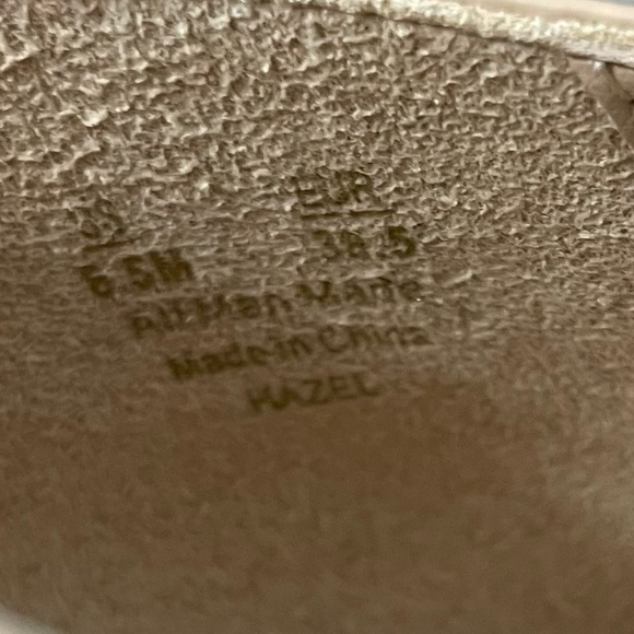 Sam Edelman Hazel Pumps in Nude Beige Blush Patent Leather Women’s 8.5 - Picture 3 of 12